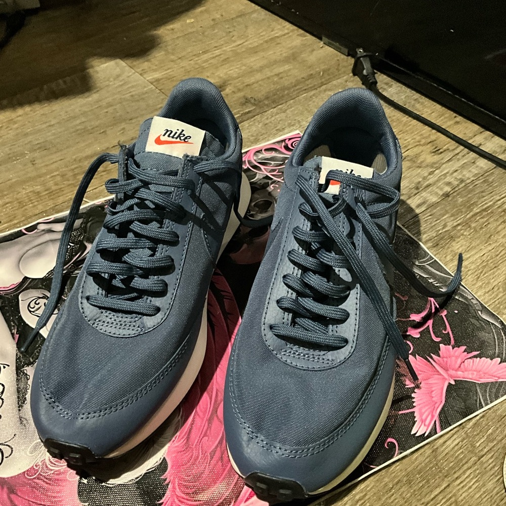 I ACCEPT ALL REASONABLE OFFERS SIZE 6